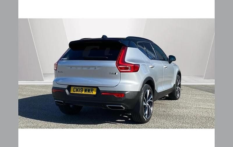 Used Volvo XC40 R-Design Pro 190 HP (139 kW) 2019 Silver SUV