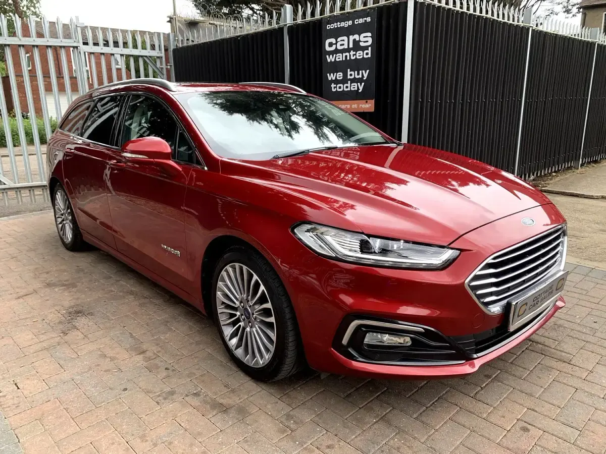 Used Ford Mondeo Titanium 187 HP (137 kW) 2019 Red Estate