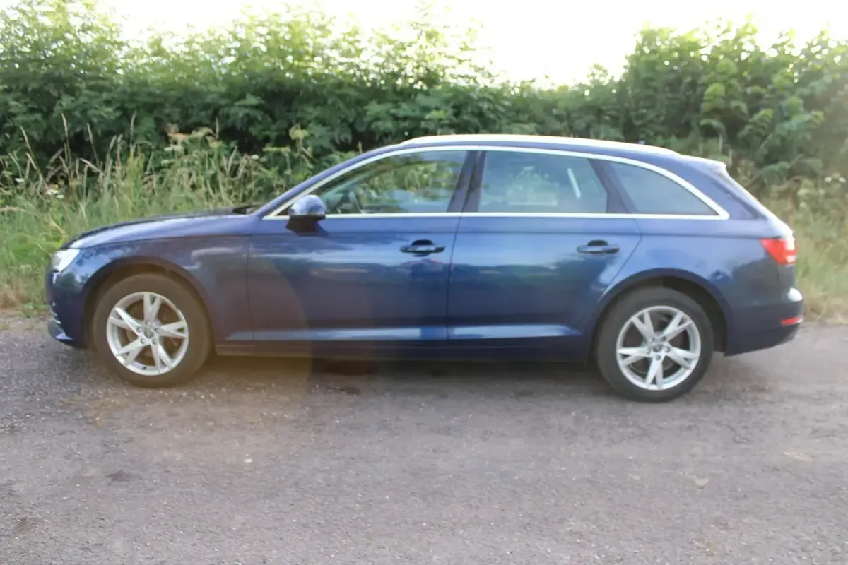 Used Audi A4 Sport 150 HP (110 kW) 2016 Blue Estate