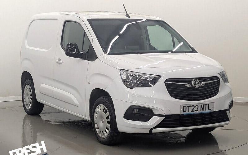 Used Vauxhall Combo 101 HP (74 kW) 2023 White Van