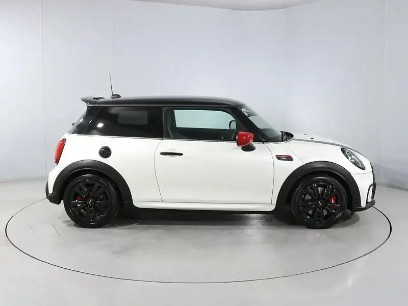 Used Mini John Cooper Works Hatch 231 HP (169 kW) 2023 White Hatchback