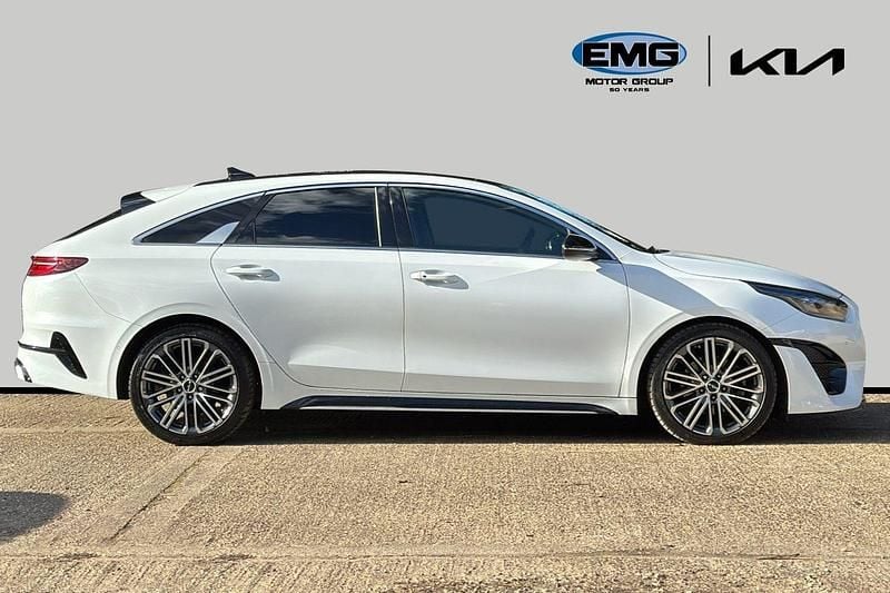 Used Kia ProCeed GT-Line S 158 HP (116 kW) 2023 White Estate