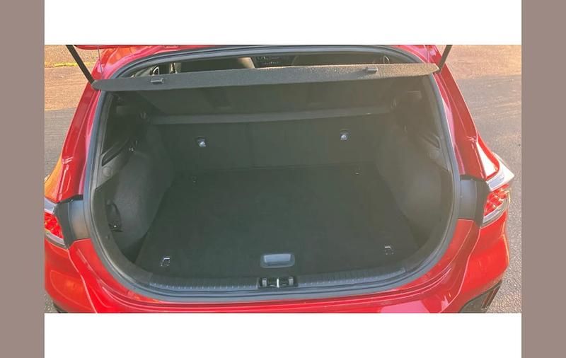 Used Kia Ceed GT-Line 140 HP (102 kW) 2024 Red Hatchback