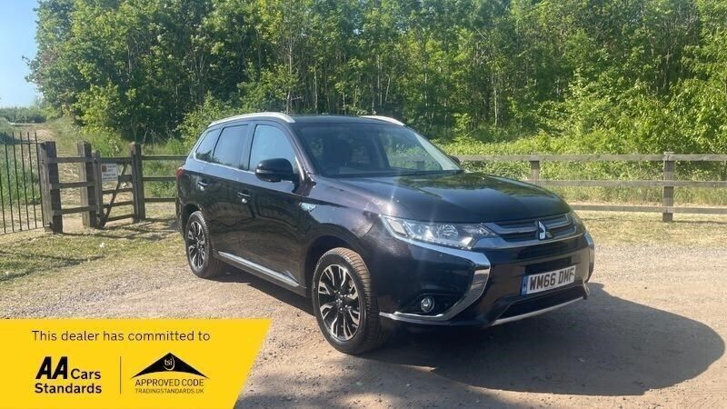 Black Used 2016 Mitsubishi Outlander P-HEV Estate | £10,150 (Fair price) - Image 1/4