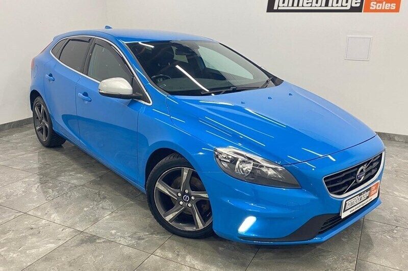 Blue Used 2016 Volvo V40 R-Design Estate | £4,250 (Good price) - Image 1/1