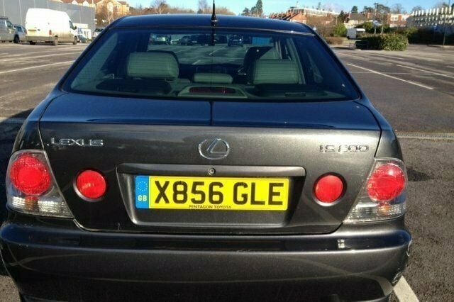Used 2000 Lexus IS200 Sedan | £1,195 - Image 1/4