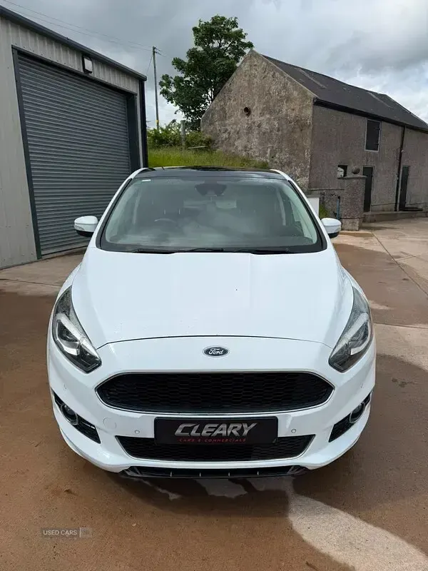 Used Ford S-MAX Sport 210 HP (154 kW) 2016 White MPV