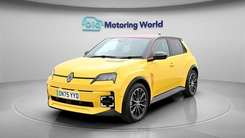 New Renault R5 Iconic 110 kW (150 HP) 2025 Yellow/black Hatchback