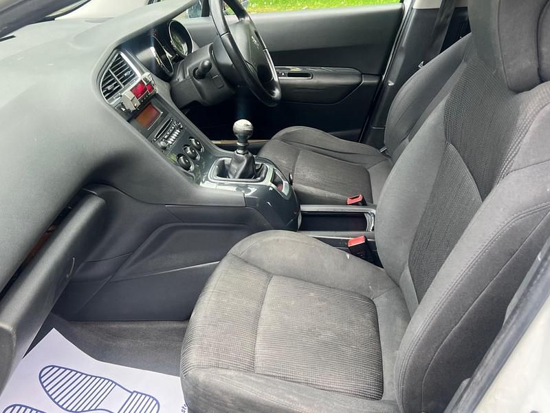 Used Peugeot 5008 Access 2015 White MPV