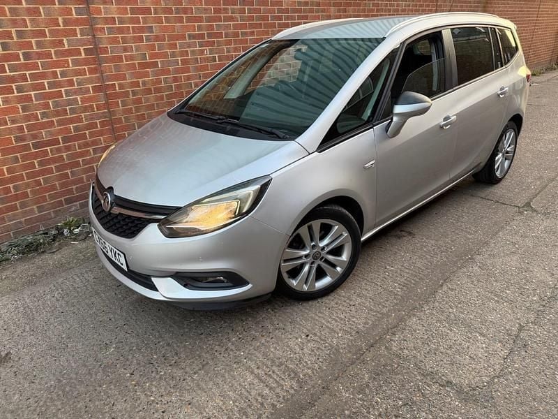 Silver Used 2016 Vauxhall Zafira SRi MPV | £6,995 (A bit pricey) - Image 1/4
