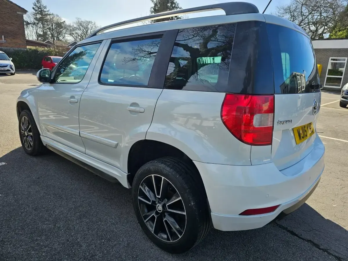 Używany Skoda Yeti 140 KM (102 kW) 2015 Biały SUV