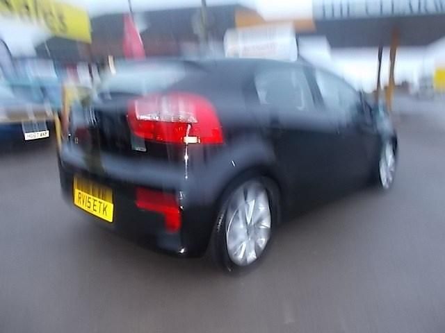 Used Kia Rio 90 HP (66 kW) 2015 Black Hatchback