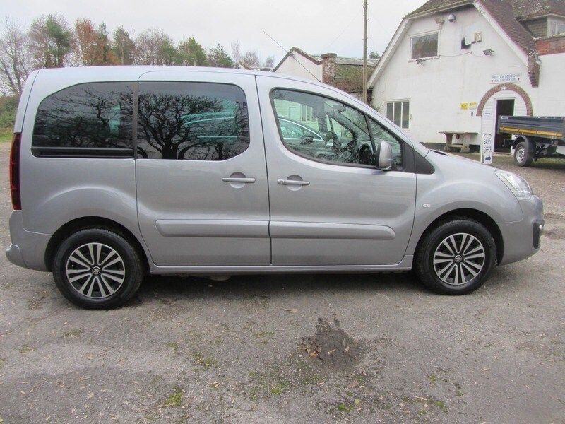 Used Peugeot Partner 98 HP (72 kW) 2019 Grey MPV