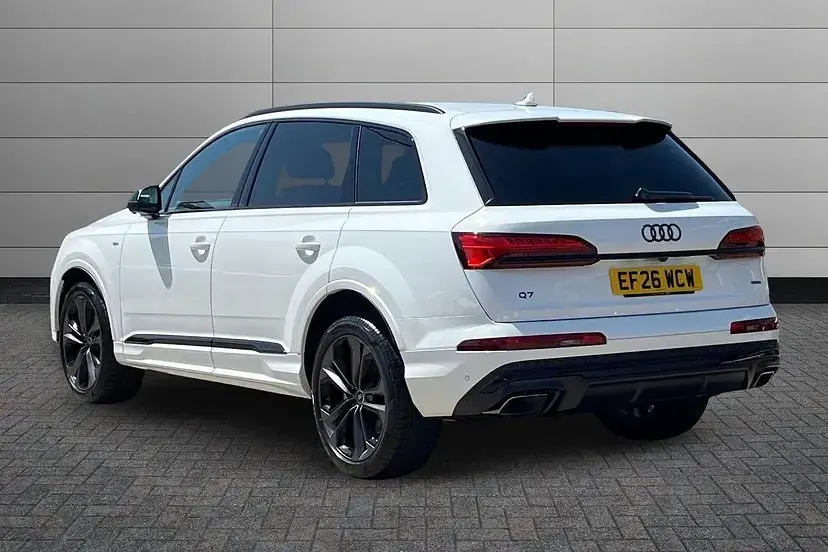 New Audi Q7 Black Edition 228 HP (167 kW) 2026 Pure white SUV