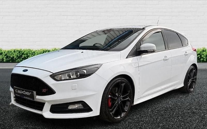 Begagnad Ford Focus ST 185 HK (136 kW) 2015 Vit Halvkombi