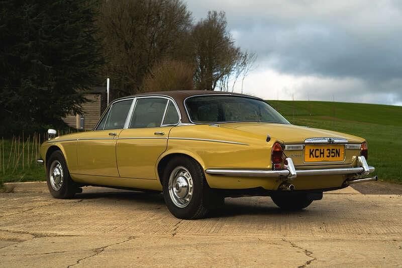 Used Daimler Sovereign 1974 Yellow