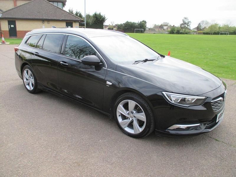 Second-hand Vauxhall Insignia SRi 165 CP (121 kW) 2018 Negru Break