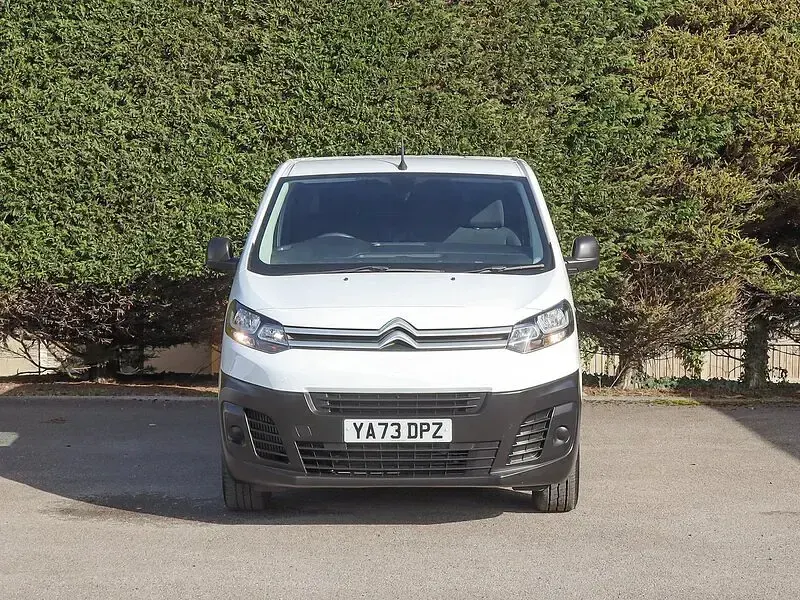 Used Citroën Dispatch 100 HP (73 kW) 2024 White MPV