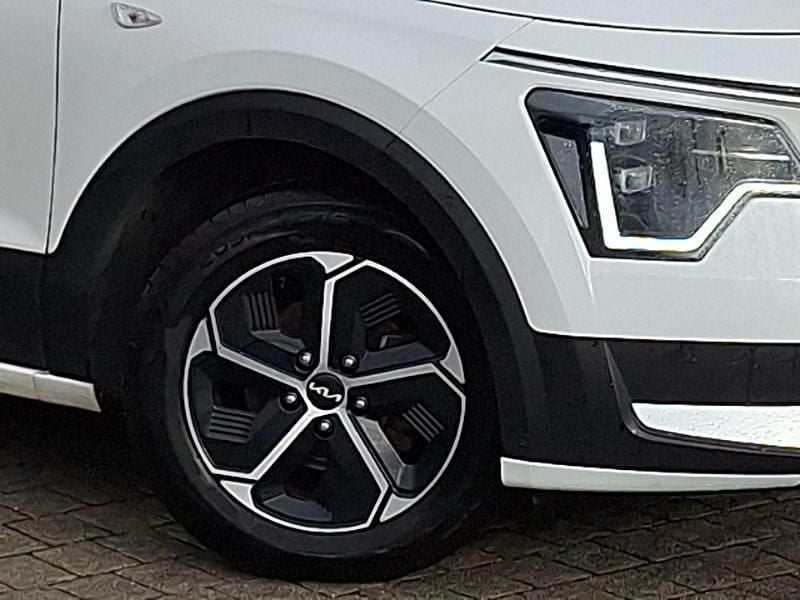 White Used 2022 Kia Niro SUV | £17,498 (Fair price) - Image 1/4