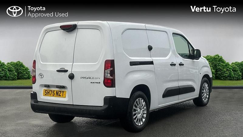 New Toyota Proace City City 100 kW (136 HP) 2025 MPV