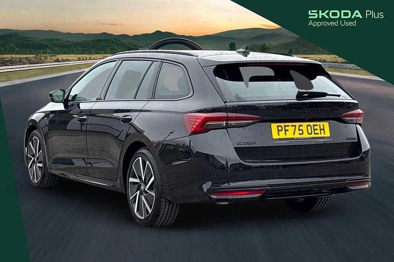 Usado Skoda Octavia SportLine 147 HP (108 kW) 2026 Preto Carrinha