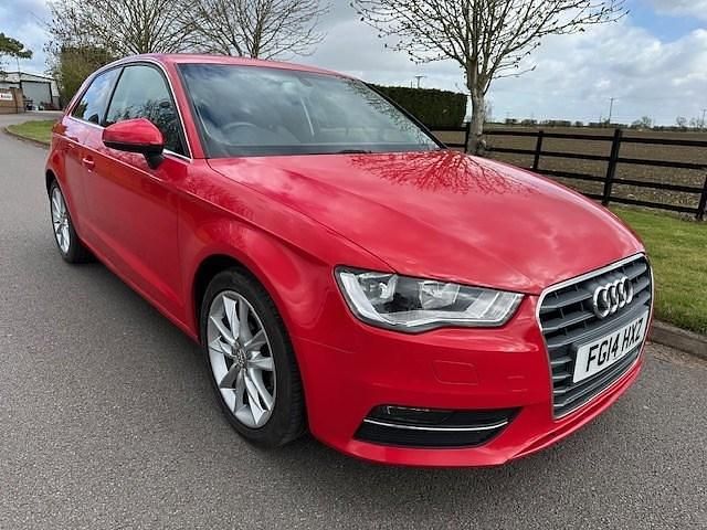 Begagnad Audi A3 Sport 2014 Röd Halvkombi