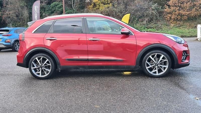 Gebraucht Kia Niro 141 PS (103 kW) 2020 Rot SUV