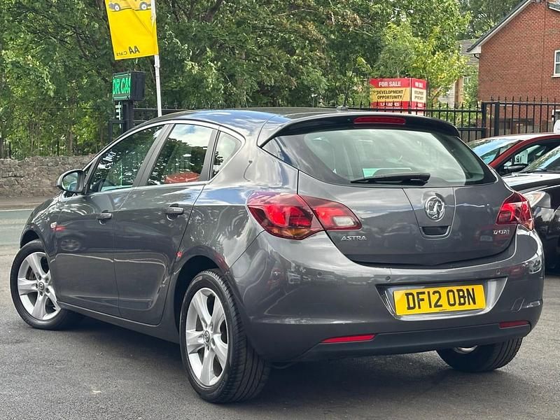 Used Vauxhall Astra SRi 125 HP (91 kW) 2012 Grey Hatchback