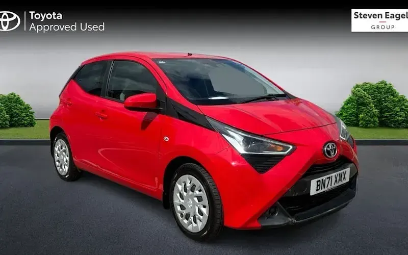 Used Toyota Aygo X-play 72 HP (52 kW) 2021 Hatchback