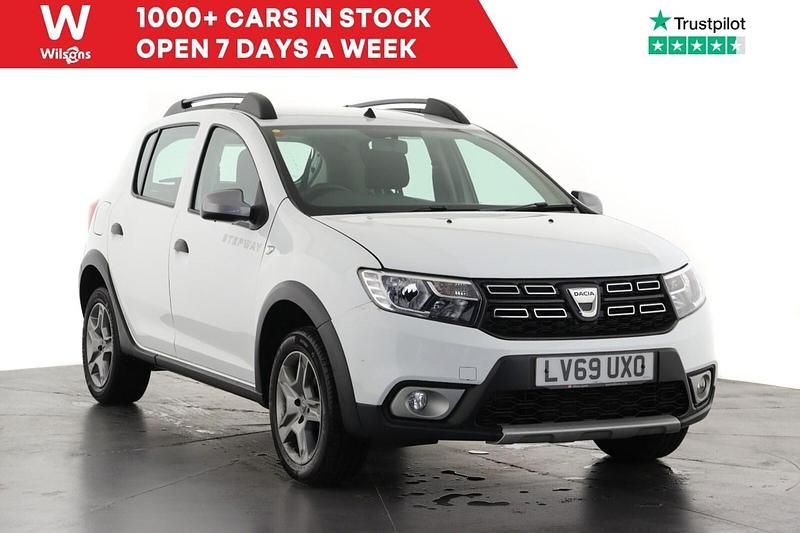 White Used 2019 Dacia Sandero Comfort Hatchback | £5,995 (Fair price) - Image 1/4