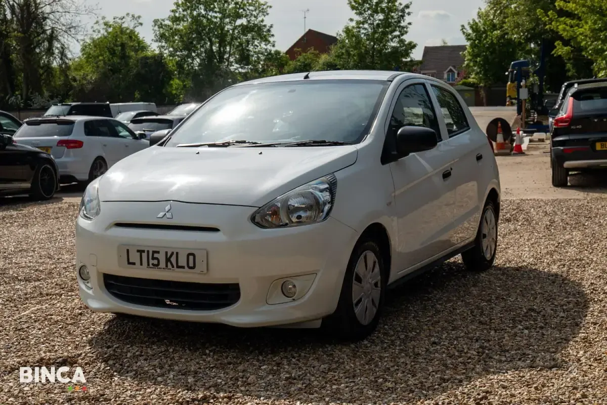 Usado Mitsubishi Mirage 71 HP (52 kW) 2015 Branco Citadino