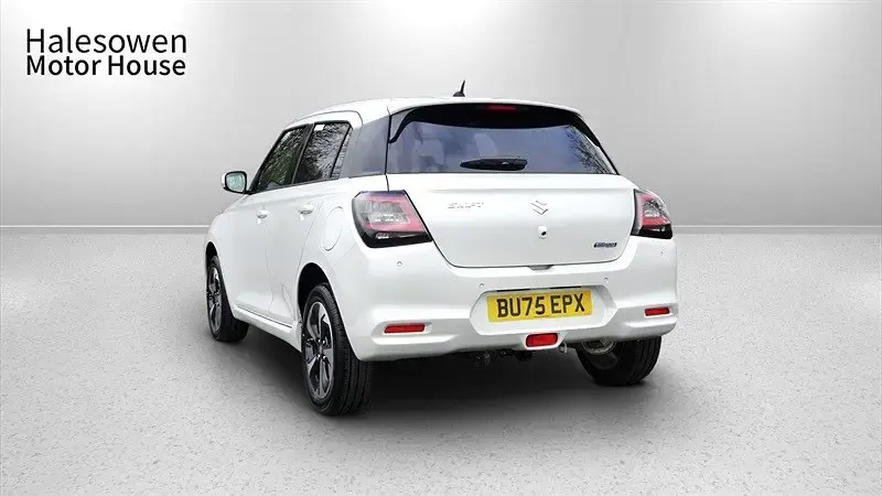New Suzuki Swift 82 HP (60 kW) 2026 White Hatchback
