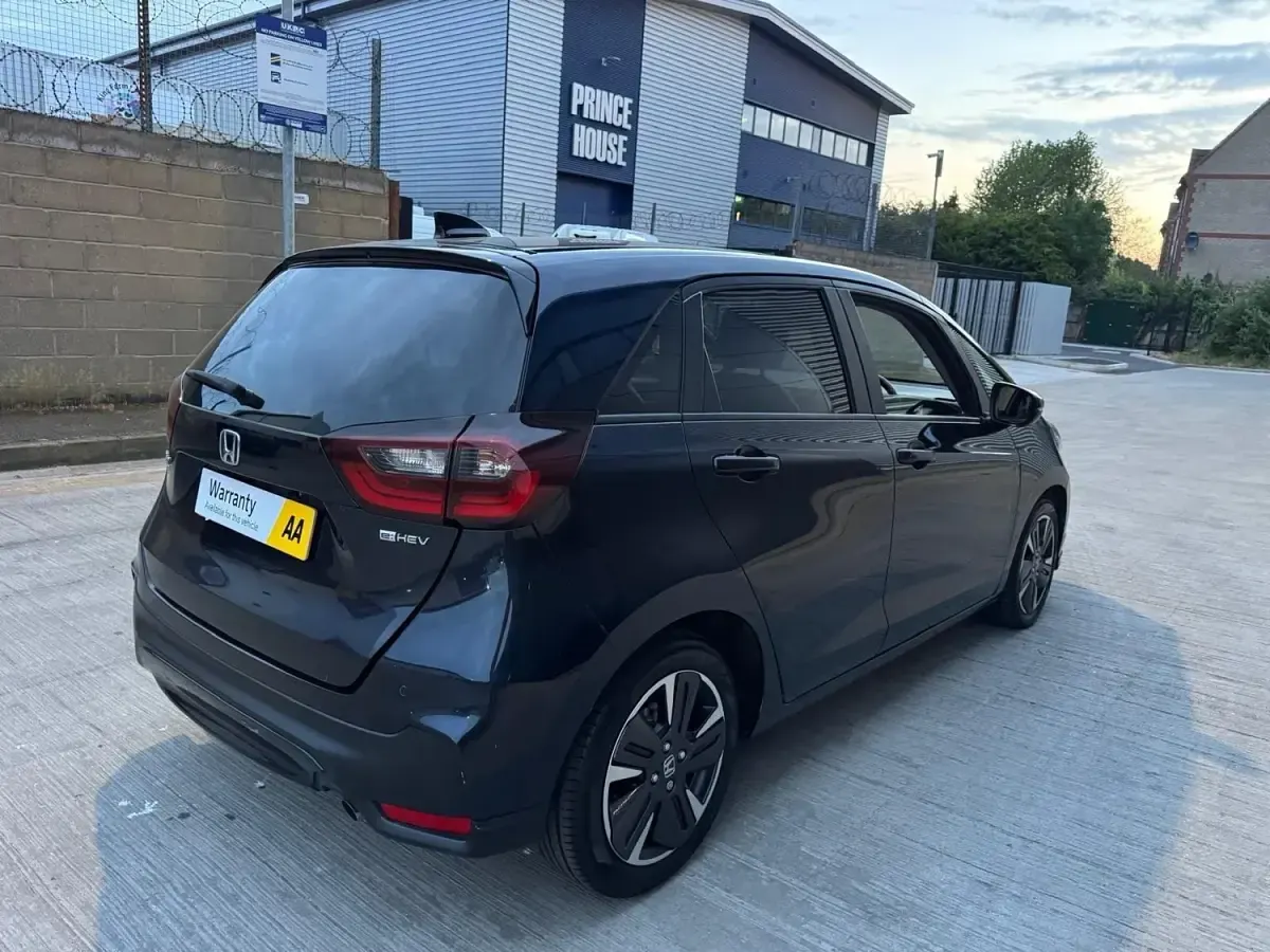 Second-hand Honda Jazz Advance 110 CP (80 kW) 2025 Albastru Hatchback