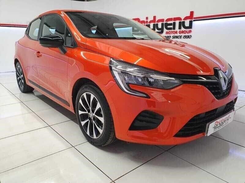 Orange Used 2023 Renault Clio V Evolution Hatchback | £14,912 (Good price) - Image 1/4