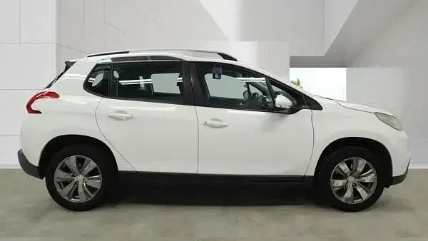 Used Peugeot 2008 Active 68 HP (50 kW) 2013 White SUV
