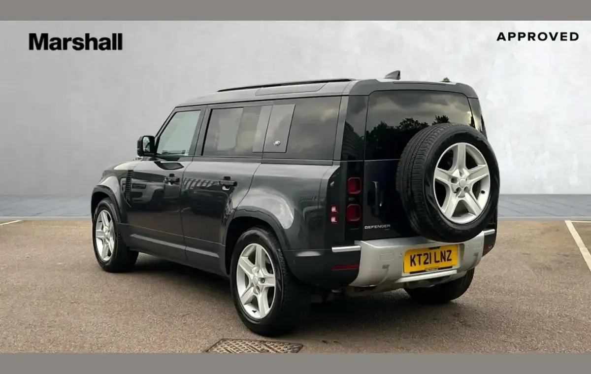 Used Land Rover Defender SE 300 HP (220 kW) 2021 Carpathian grey SUV