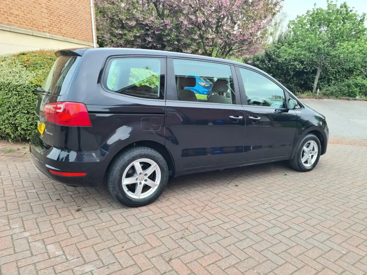 Begagnad Seat Alhambra Ecomotive 2012 Svart Minibuss