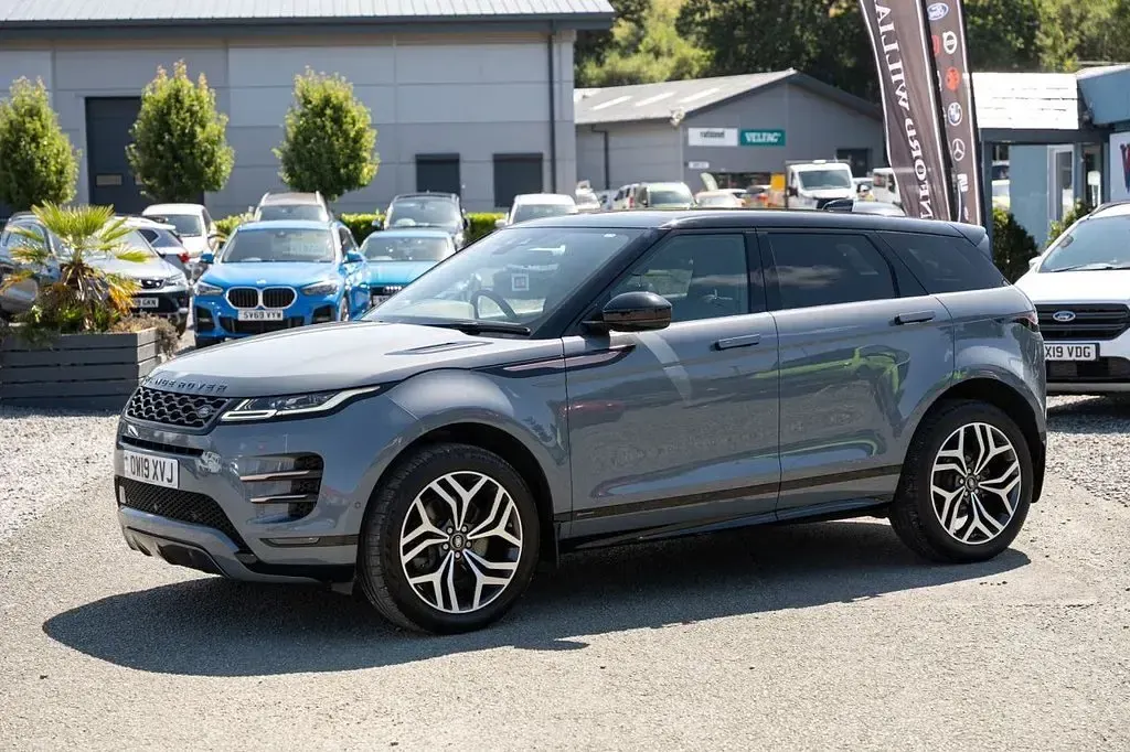 Used Land Rover Range Rover evoque First Edition 180 HP (132 kW) 2019 Grey SUV