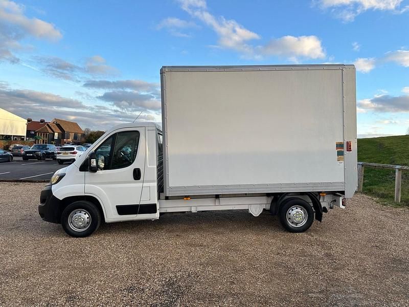 Used Peugeot Boxer 130 HP (95 kW) 2019 White Van