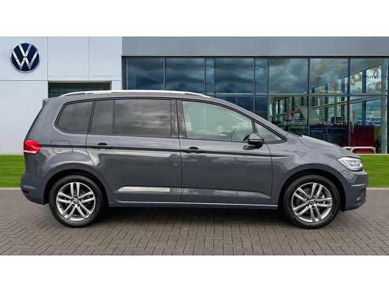 Used VW Touran Match 150 HP (110 kW) 2025 Dolphin grey metallic MPV