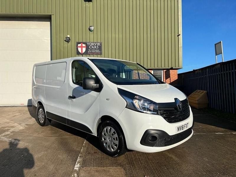 White Used 2018 Renault Trafic Business MPV | £6,995 (Good price) - Image 1/3