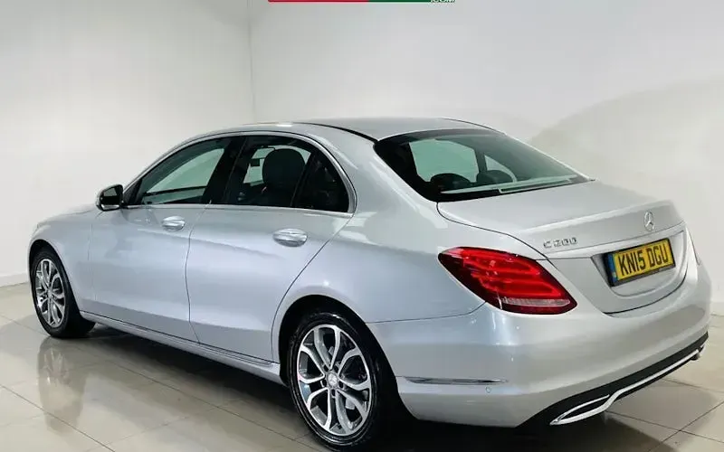Used Mercedes C200 184 HP (135 kW) 2015 Sedan