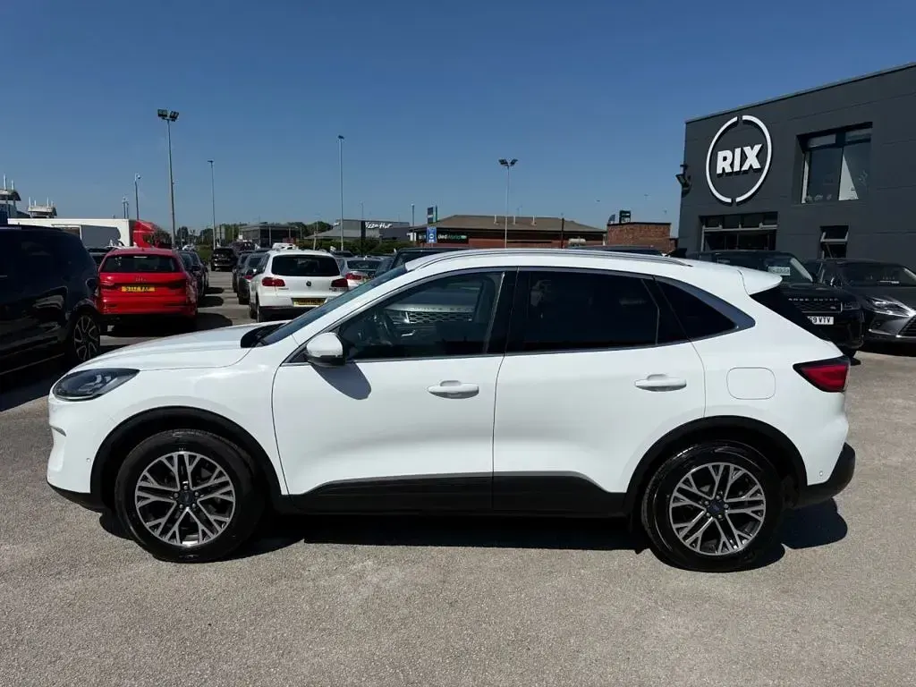 Used Ford Kuga Titanium 150 HP (110 kW) 2020 White SUV