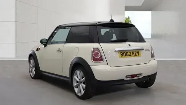Used Mini Cooper D Hatch 2012 White Hatchback
