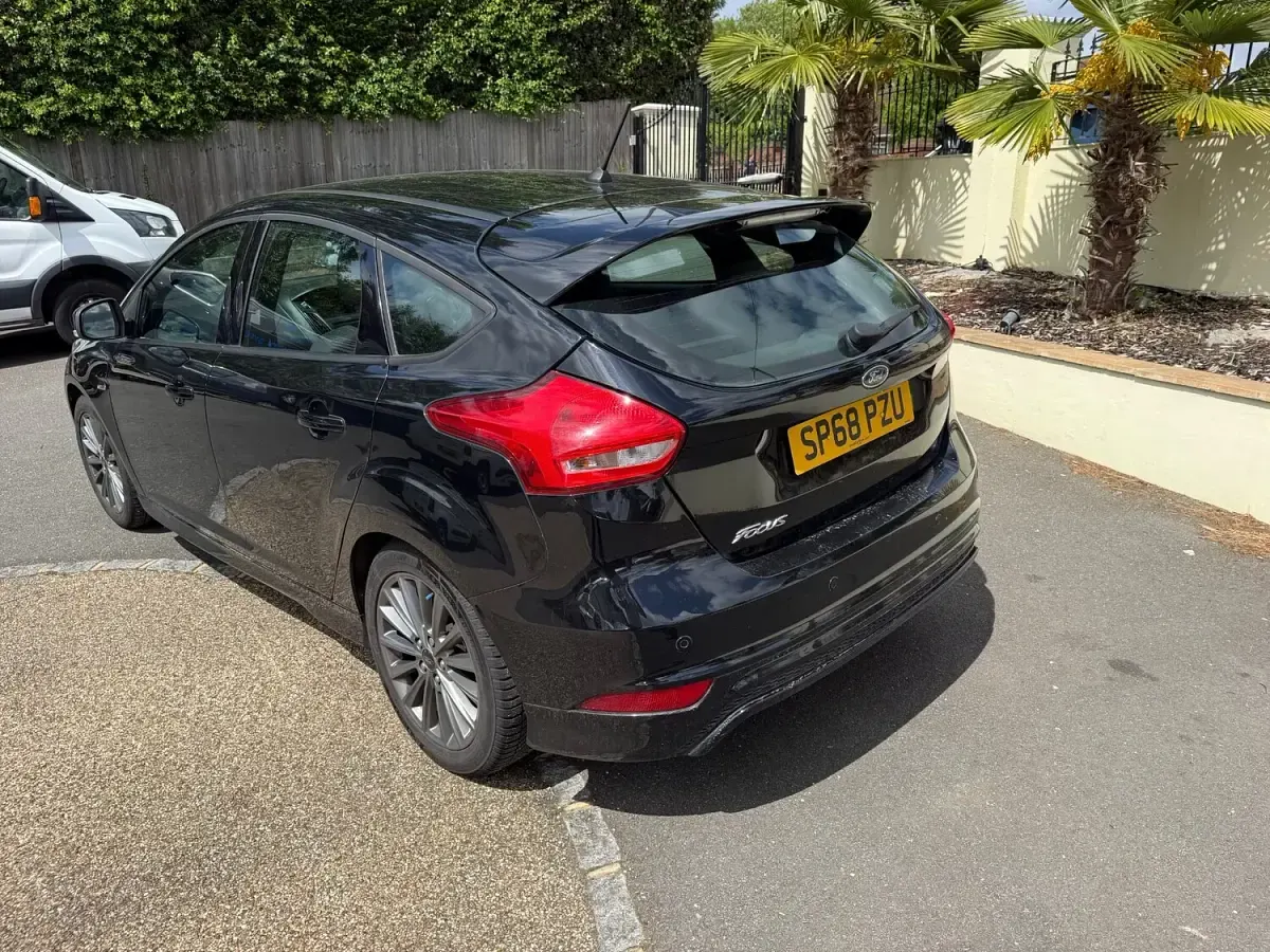 Used Ford Focus ST-Line 120 HP (88 kW) 2018 Black Hatchback