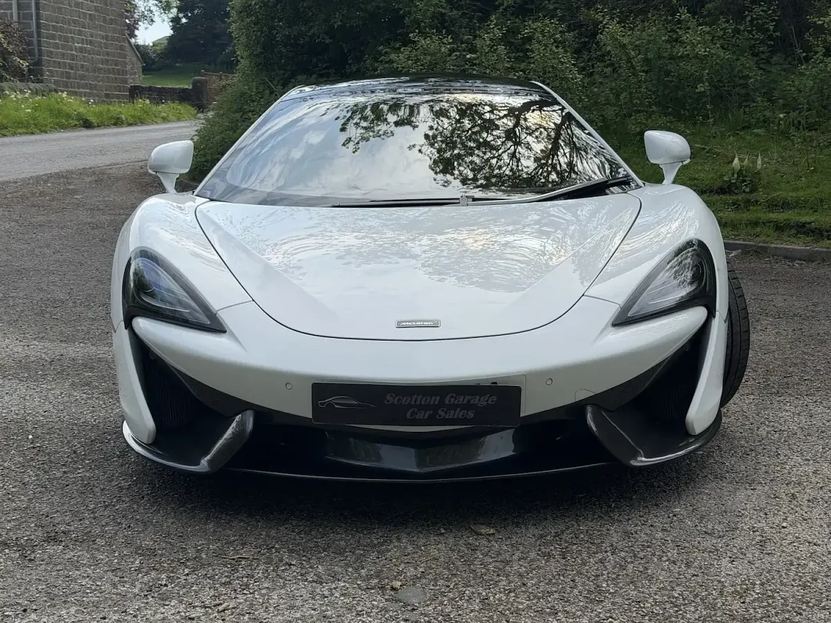 Used McLaren 570GT 570 HP (419 kW) 2017 White Coupe