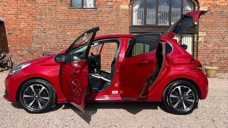 Used Peugeot 208 Allure Premium 2017 Red Hatchback