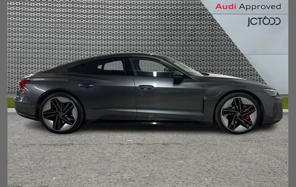 Used Audi RS e-tron GT Comfort 467 kW (636 HP) 2022 Grey Sedan