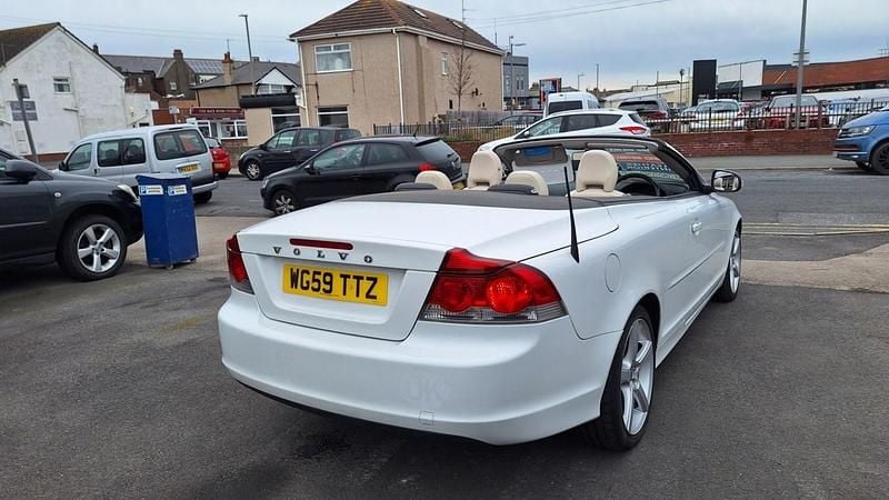 Used Volvo C70 134 HP (98 kW) 2010 White Cabriolet