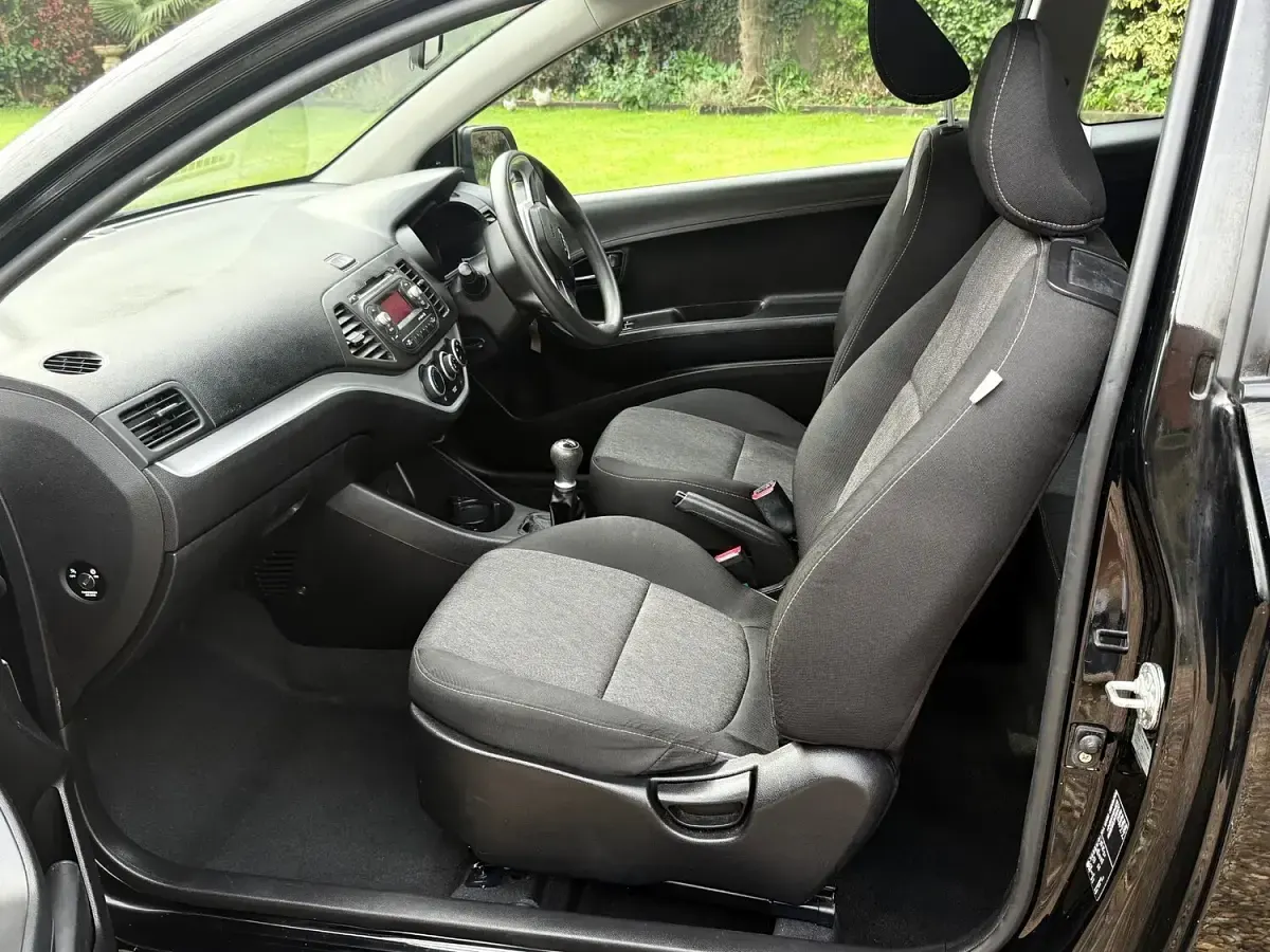 Used Kia Picanto Air 68 HP (50 kW) 2012 Black Hatchback